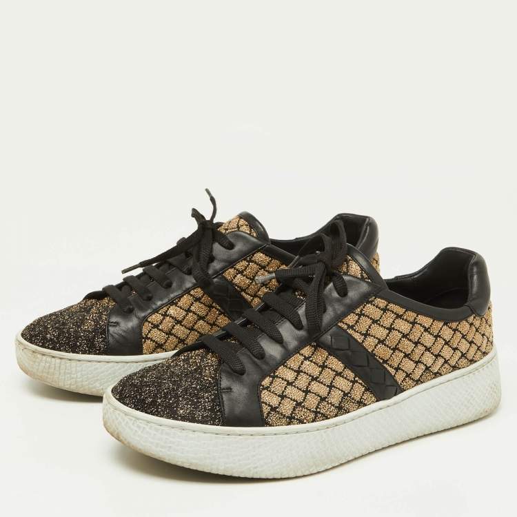 スニーカー BOTTEGA VENETA Woven Leather Sneakers Bottega Veneta Black/Gold Woven Fabric and Leather Low Top