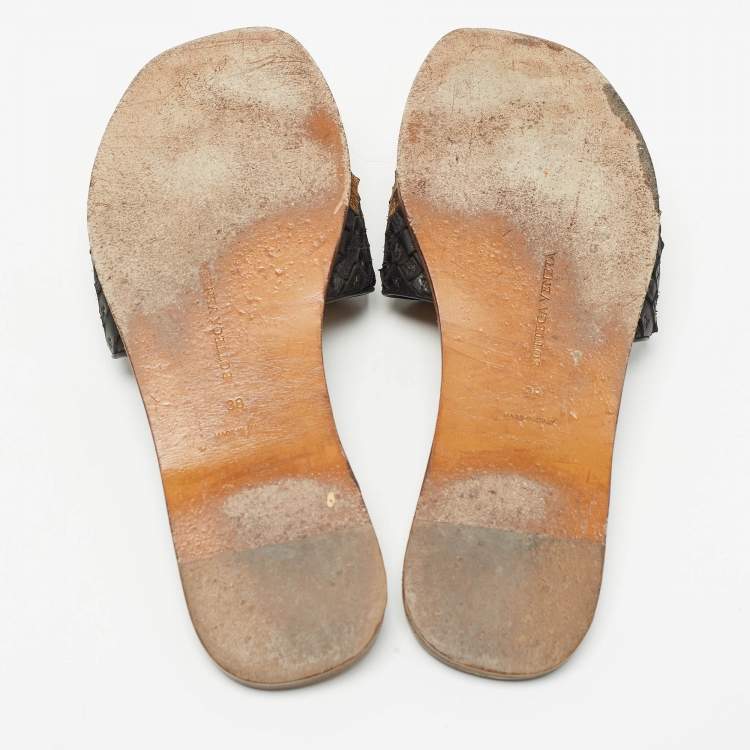 Pre Owned Bottega Veneta Gold/Black Intrecciato Leather Flat Slides Size 38