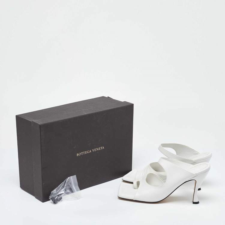 Pre Owned Bottega Veneta White Leather Thong Slide Sandals Size 40.5