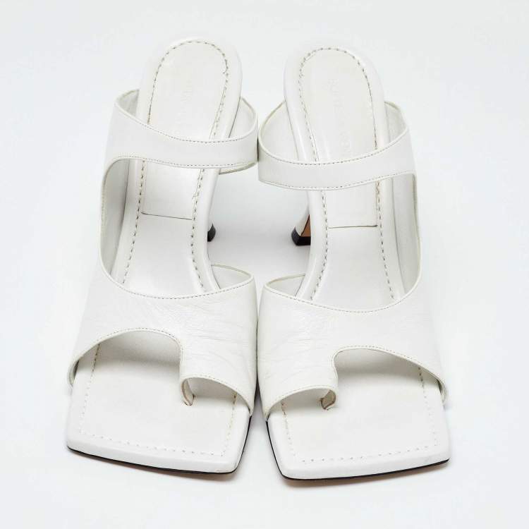 Pre Owned Bottega Veneta White Leather Thong Slide Sandals Size 40.5