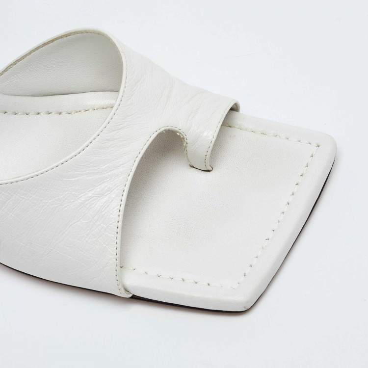Pre Owned Bottega Veneta White Leather Thong Slide Sandals Size 40.5