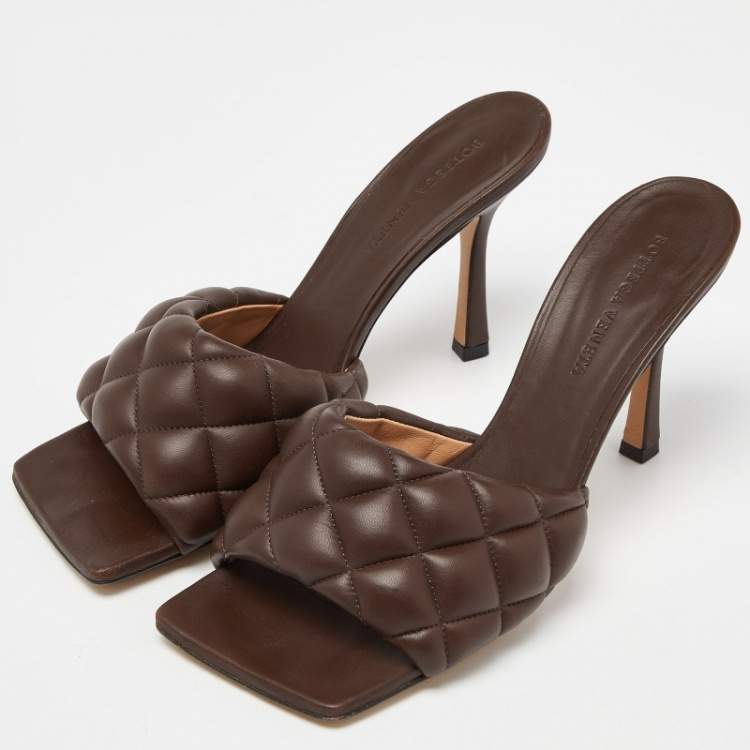 Pre Owned Bottega Veneta Brown Quilted Leather Lido Slide Sandals Size 39