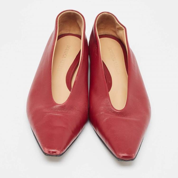 Pre Owned Bottega Veneta Burgundy Leather Almond Toe Ballet Flats Size 35