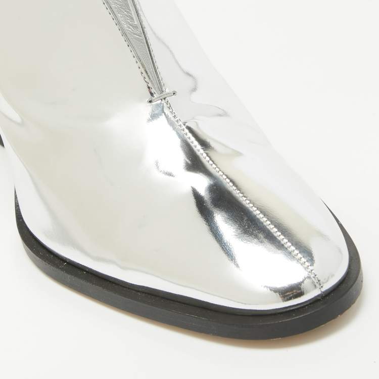 Pre Owned Bottega Veneta Silver Leather Cha-Cha Mules Size 39