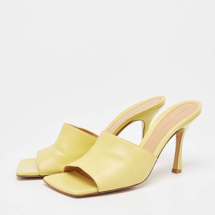 Pre Owned Bottega Veneta Yellow Leather Stretch Slide Sandals Size 41