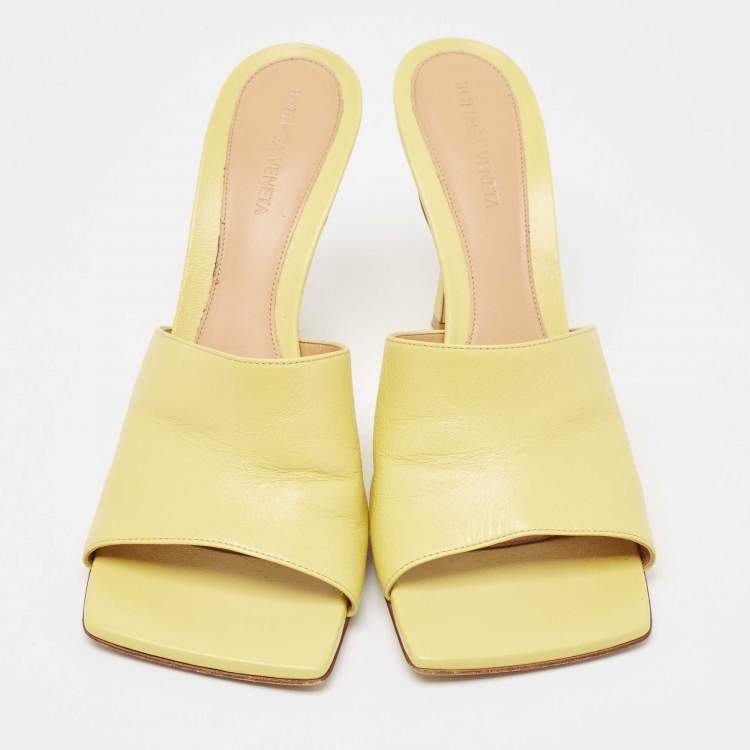 Pre Owned Bottega Veneta Yellow Leather Stretch Slide Sandals Size 41