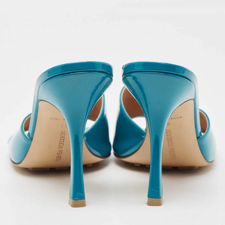 Pre Owned Bottega Veneta Turquoise Blue Patent Leather Stretch Square Toe Slide Sandals Size 41
