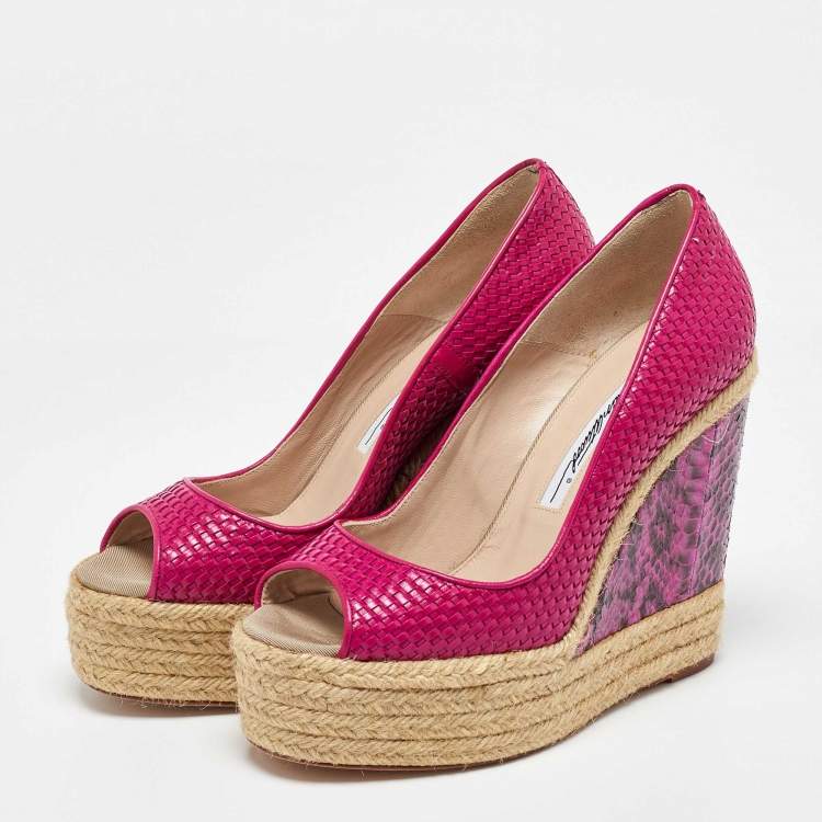 مملوكة مسبقًا Brian Atwood Pink/Purple Water Snakeskin Leather Wedge Pumps Size 37