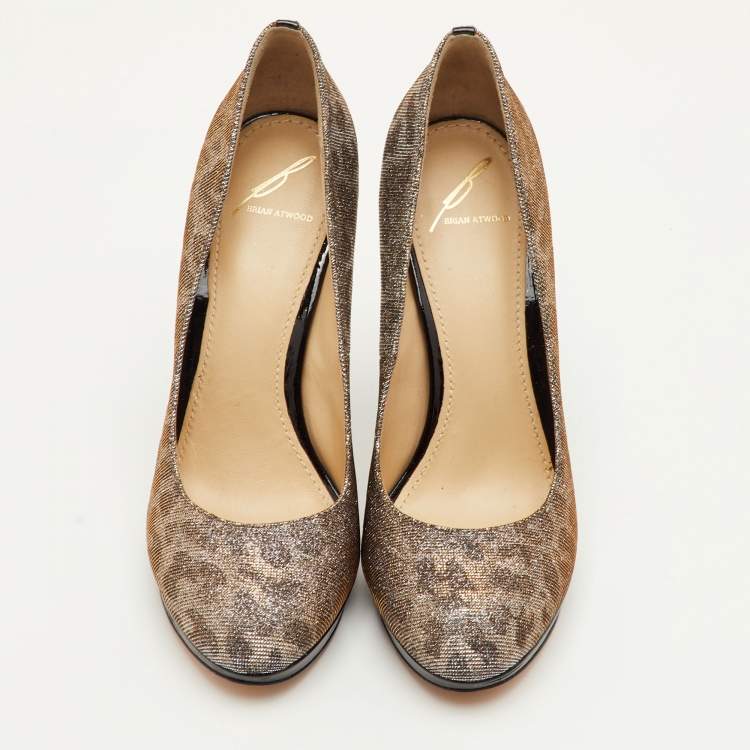Pre Owned Brian Atwood Size 38.5 Silver Metallic Lurex Fabric Leopard Print Pumps