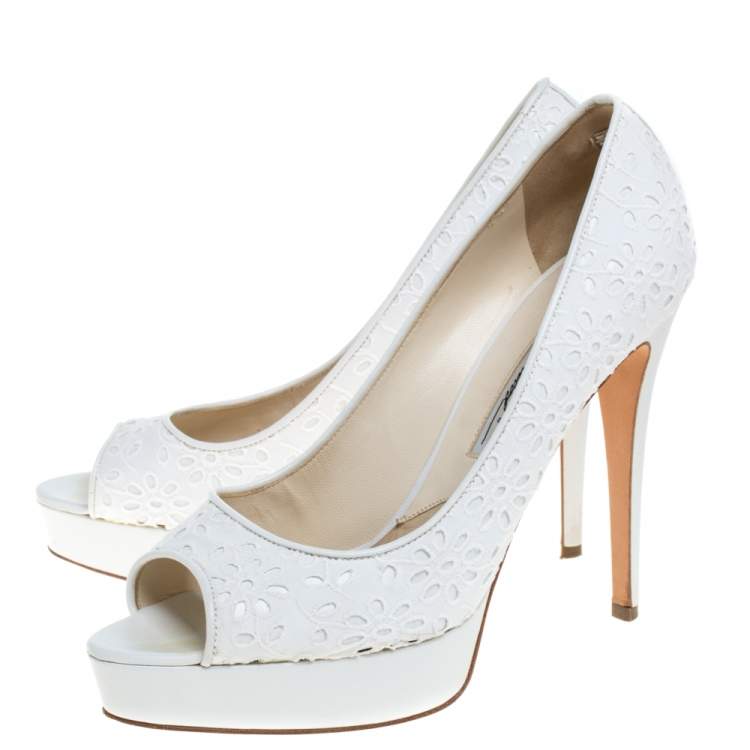 Pre Owned Brian Atwood White Floral Embroidered Fabric Peep Toe Platform Pumps Size 39.5
