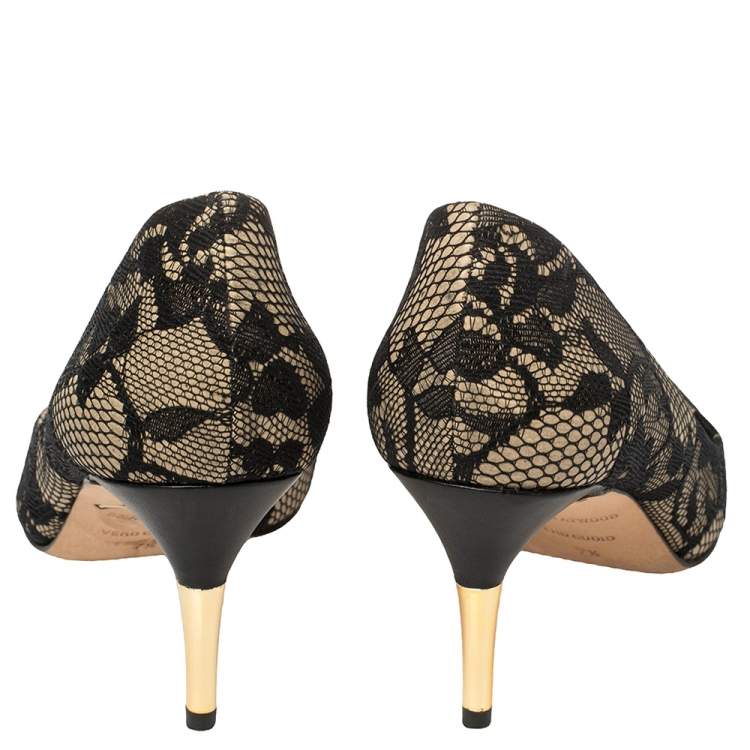 Pre Owned Brian Atwood Black/Cream Lace D'orsay Pumps Size 38