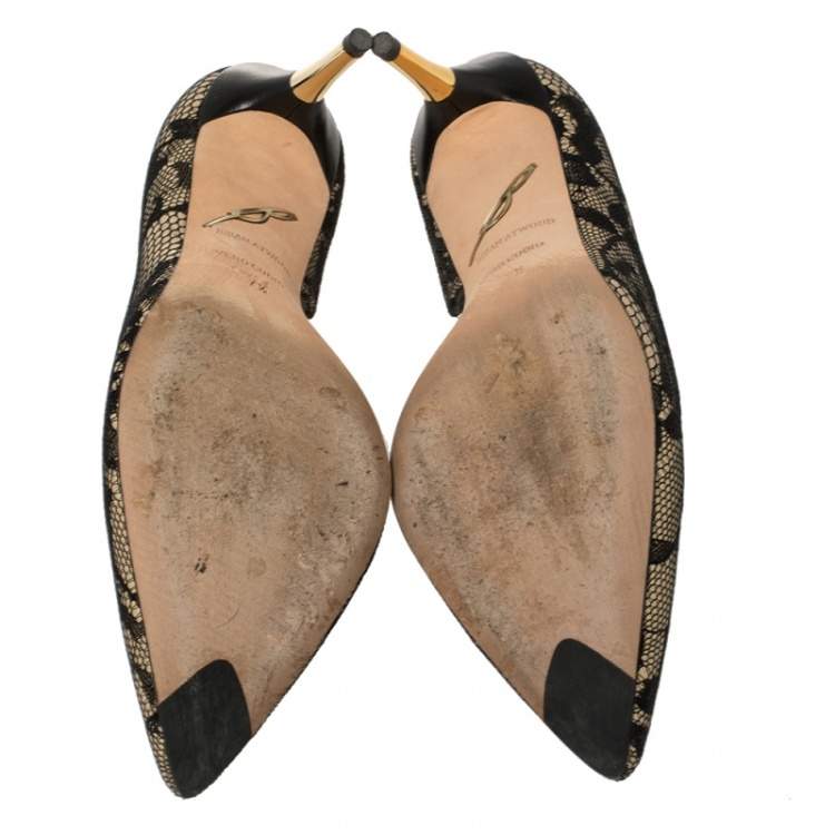 Pre Owned Brian Atwood Black/Cream Lace D'orsay Pumps Size 38