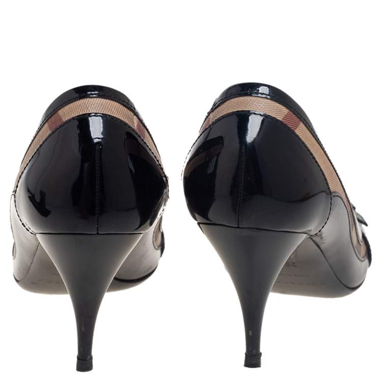Pre Owned Burberry Black/Beige  Patent  Leather And Nova Check Canvas Buckle Detail Pumps  Size 38.5