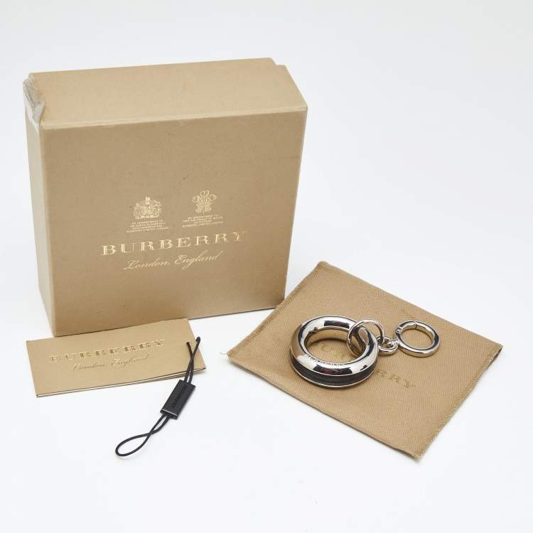 Pre Owned Burberry Palladium Plated Leather Detail Grommet Key Charm