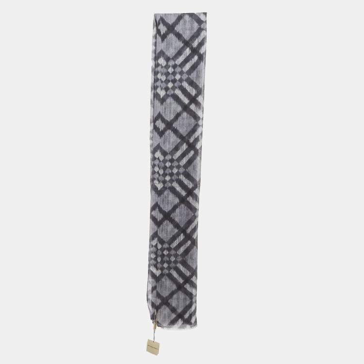 مملوكة مسبقًا Burberry Grey Graphic Check Printed Cashmere Scarf