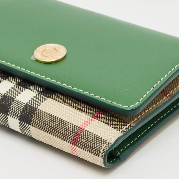 Pre Owned Burberry Green/Beige Housecheck Coated Canvas and Leather Lancaster Compact Wallet