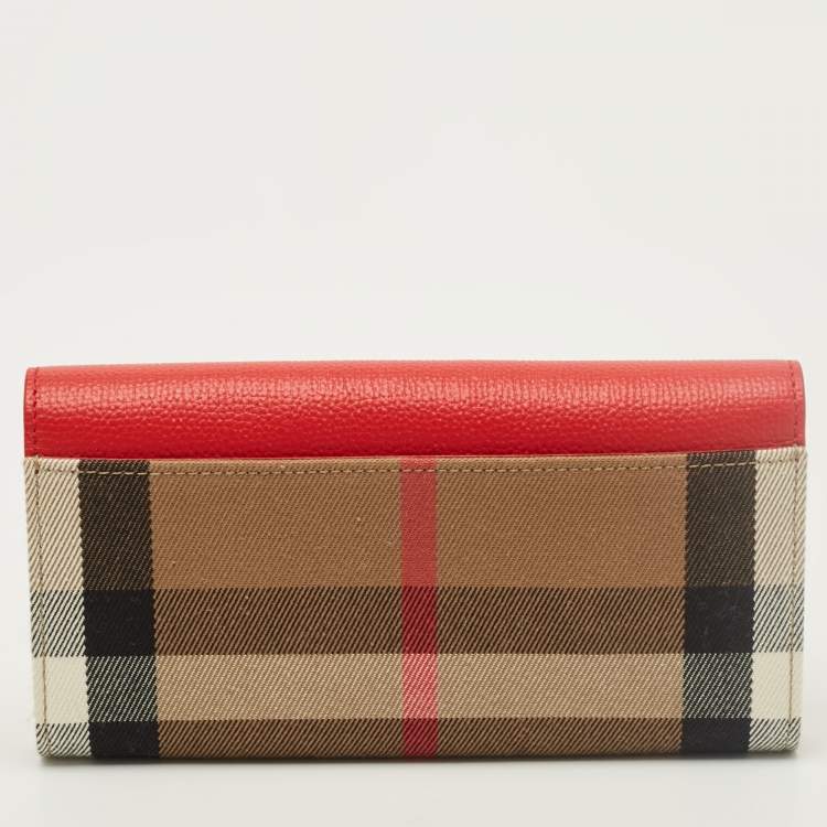 مملوكة مسبقًا Burberry Halton Red/Beige Leather and House Check Canvas Continental Wallet