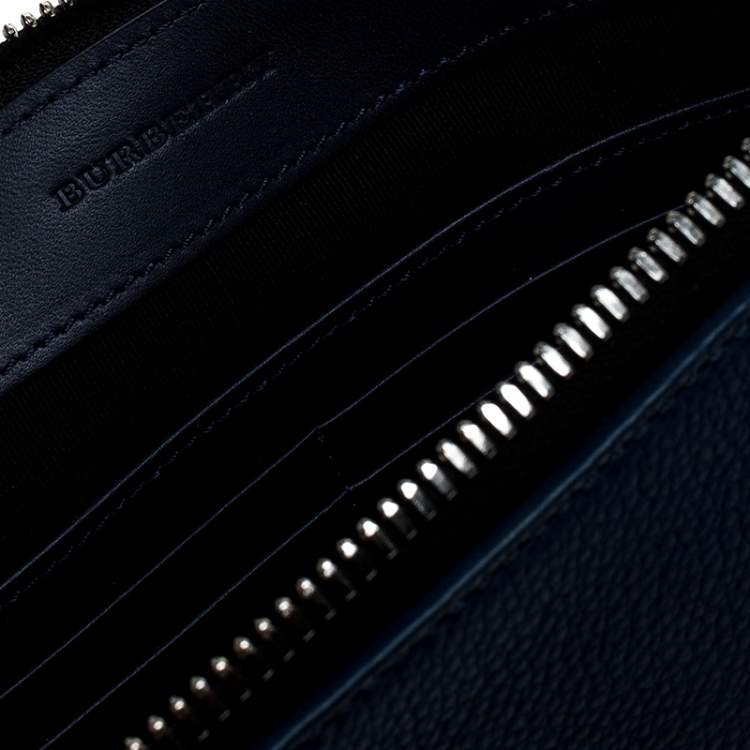 Pre Owned Burberry Blue Leather Wristlet Pouch