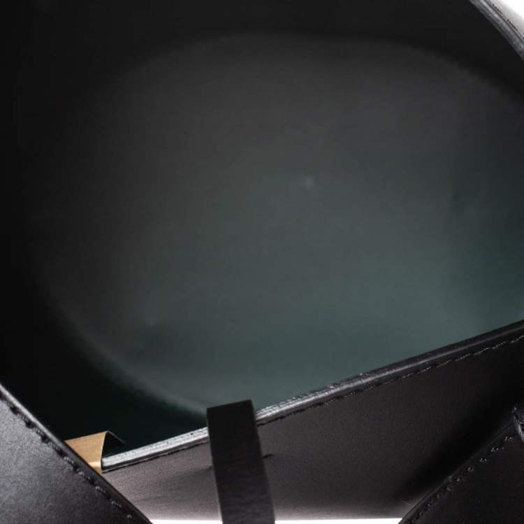 Pre Owned Burberry Black Leather Medium Bucket Bag