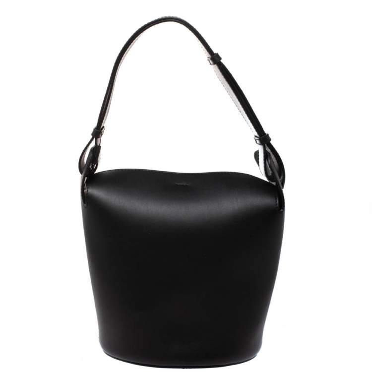Pre Owned Burberry Black Leather Medium Bucket Bag
