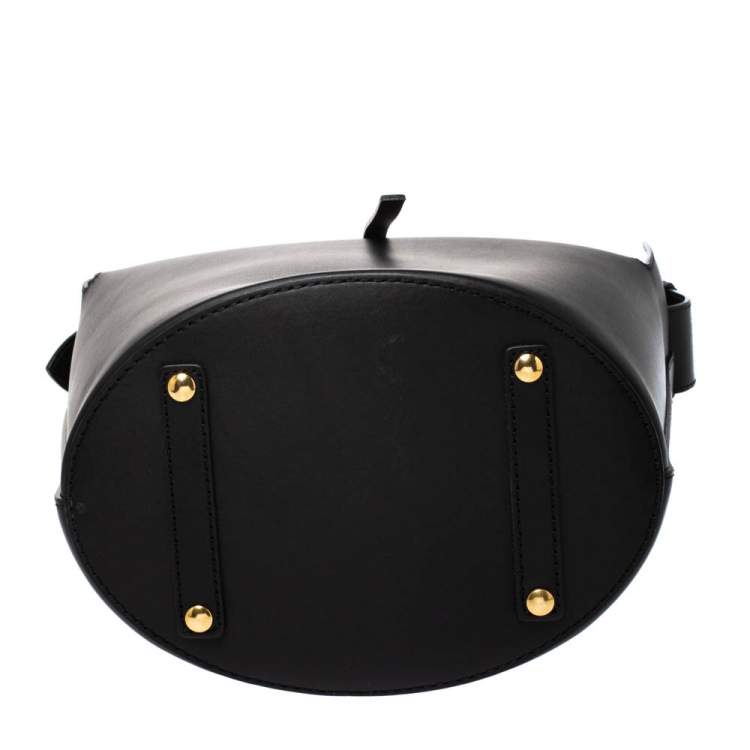 Pre Owned Burberry Black Leather Medium Bucket Bag