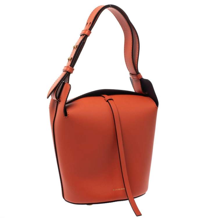 Pre Owned Burberry Clementine Leather Small Bucket Bag