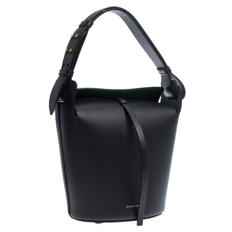 Pre Owned Burberry Black Leather Small Bucket Bag