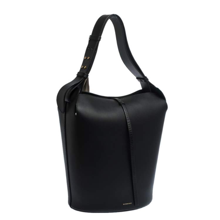 Pre Owned Burberry Black Leather Large Bucket Bag