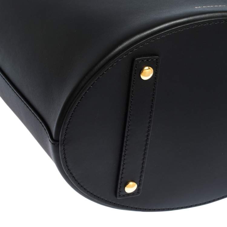 Pre Owned Burberry Black Leather Large Bucket Bag