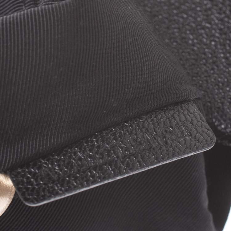 Pre Owned Burberry Black Leather Pin Clutch