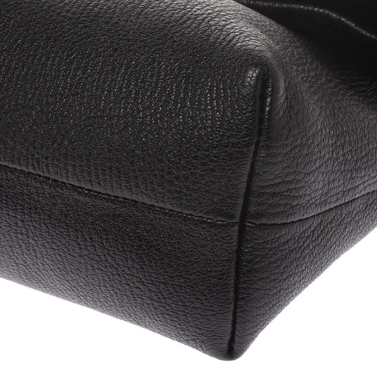 Pre Owned Burberry Black Leather Pin Clutch