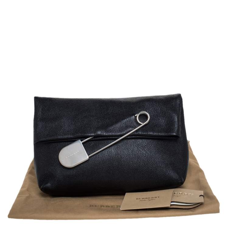 Pre Owned Burberry Black Leather Pin Clutch