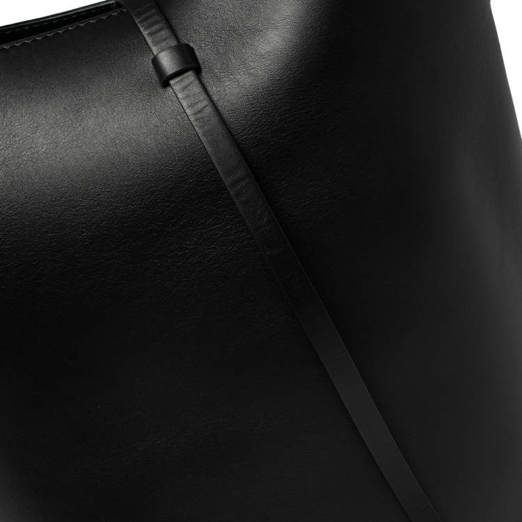 Pre Owned Burberry Black Leather Large Bucket Bag