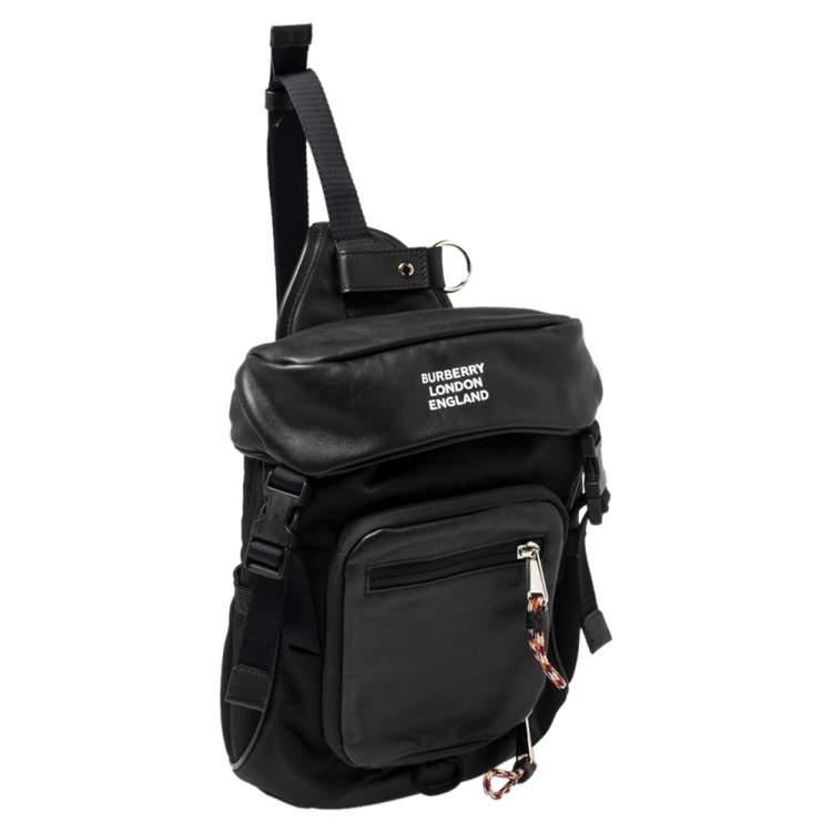 Pre Owned Burberry Black Leather and Nylon Leo Belt Pack Bag
