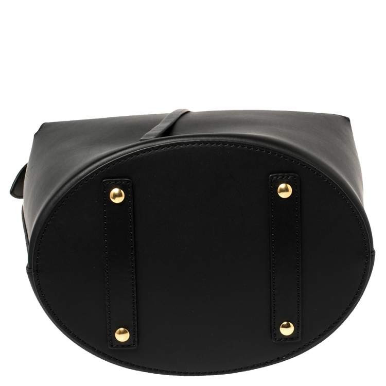 Pre Owned Burberry Black Leather Large Bucket Bag