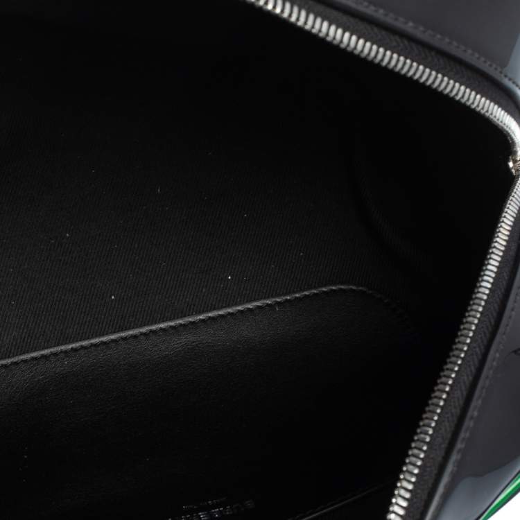 Pre Owned Burberry Black Leather and Patent Leather Cube Bumbag