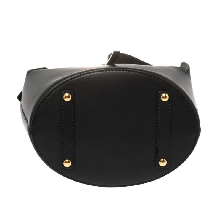 Pre Owned Burberry Black Leather Large Bucket Bag