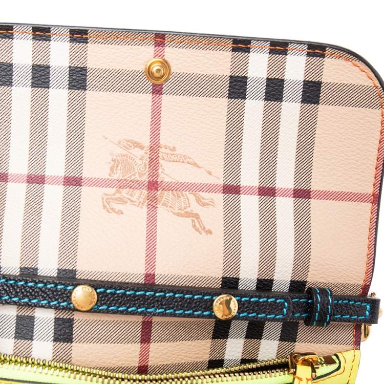 مملوكة مسبقًا Burberry Black Leather Wallet on Chain