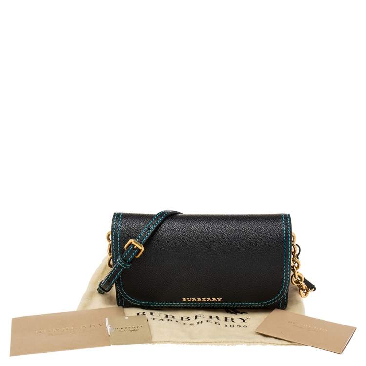 مملوكة مسبقًا Burberry Black Leather Wallet on Chain