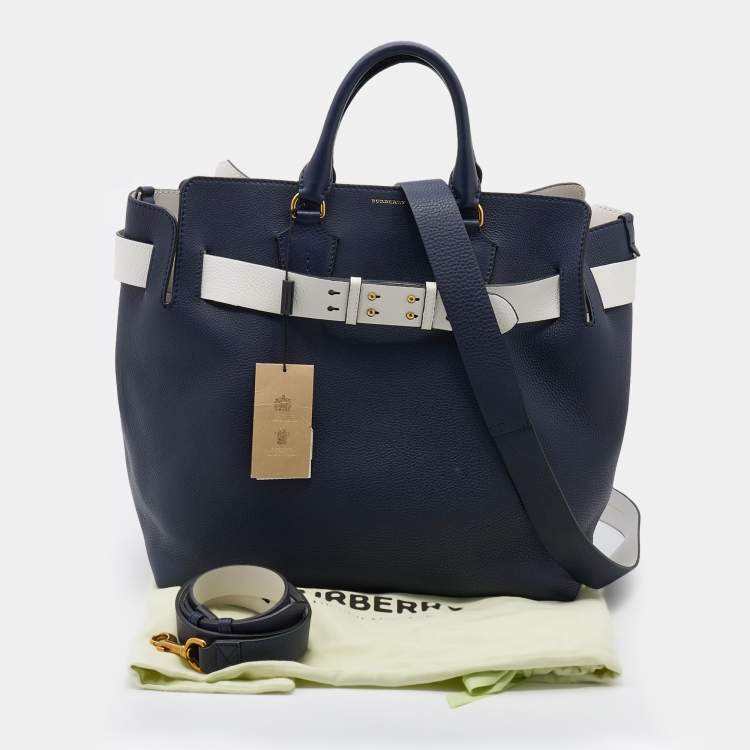 Pre Owned Burberry Navy Blue/White Leather Large Belt Bag