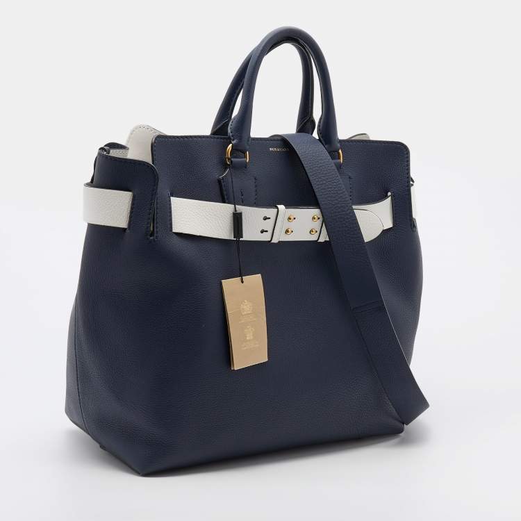 Pre Owned Burberry Navy Blue/White Leather Large Belt Bag