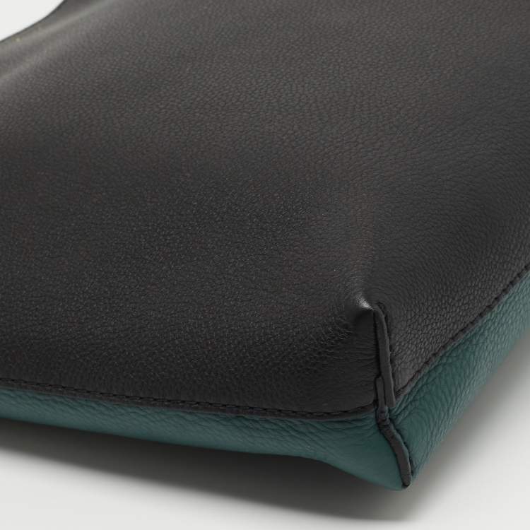 Pre Owned Burberry Black/Green Leather Large Zip Clutch