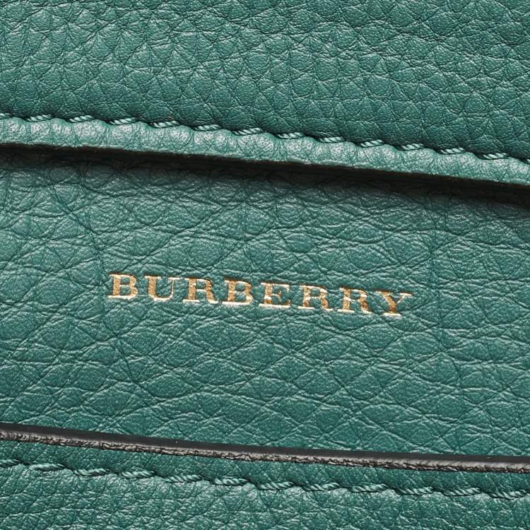 Pre Owned Burberry Black/Green Leather Large Zip Clutch