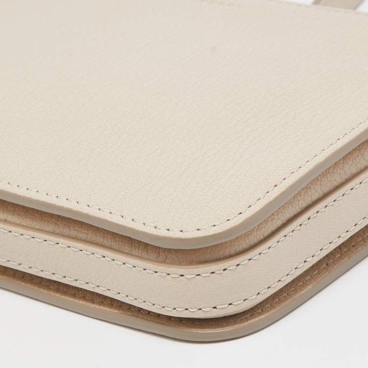مملوكة مسبقًا Burberry Cream Leather Triple Zip Crossbody Bag