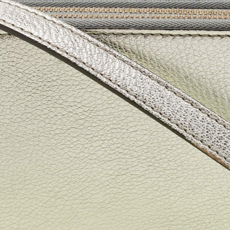 Pre Owned Burberry Silver Leather Penhurst Crossbody Bag