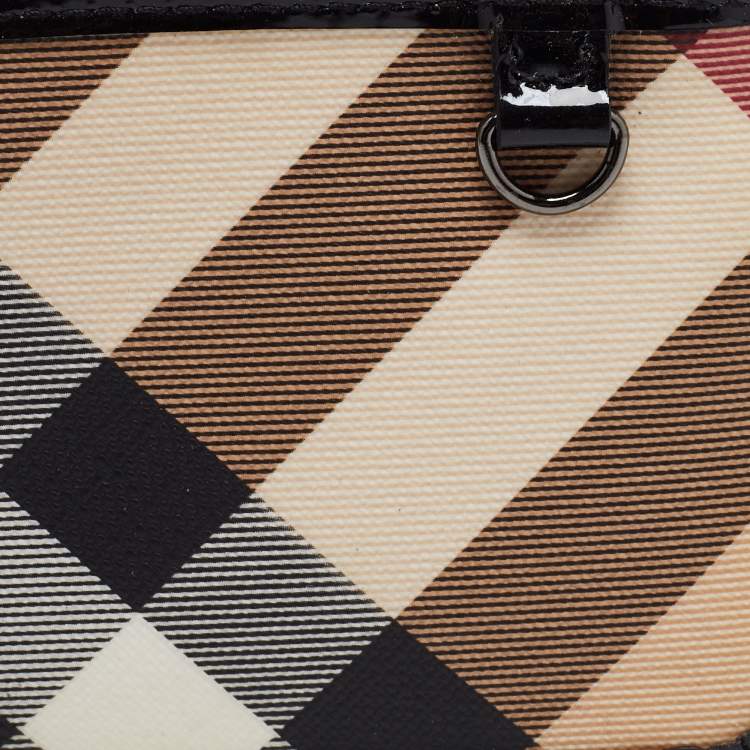 Pre Owned Burberry Black/Beige PVC Nova Check and Patent Leather Zip Coin Purse