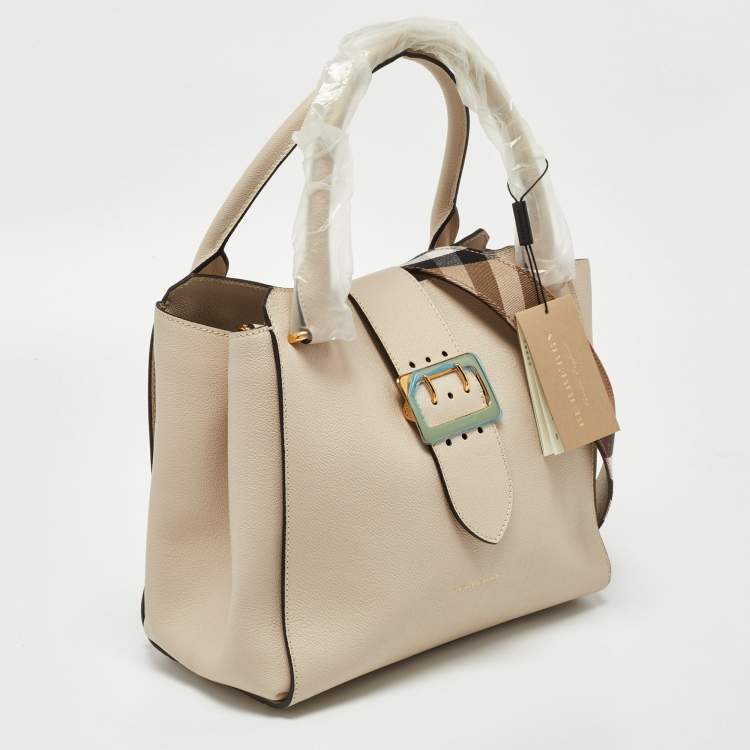 Pre Owned Burberry Beige Leather Medium Buckle Tote