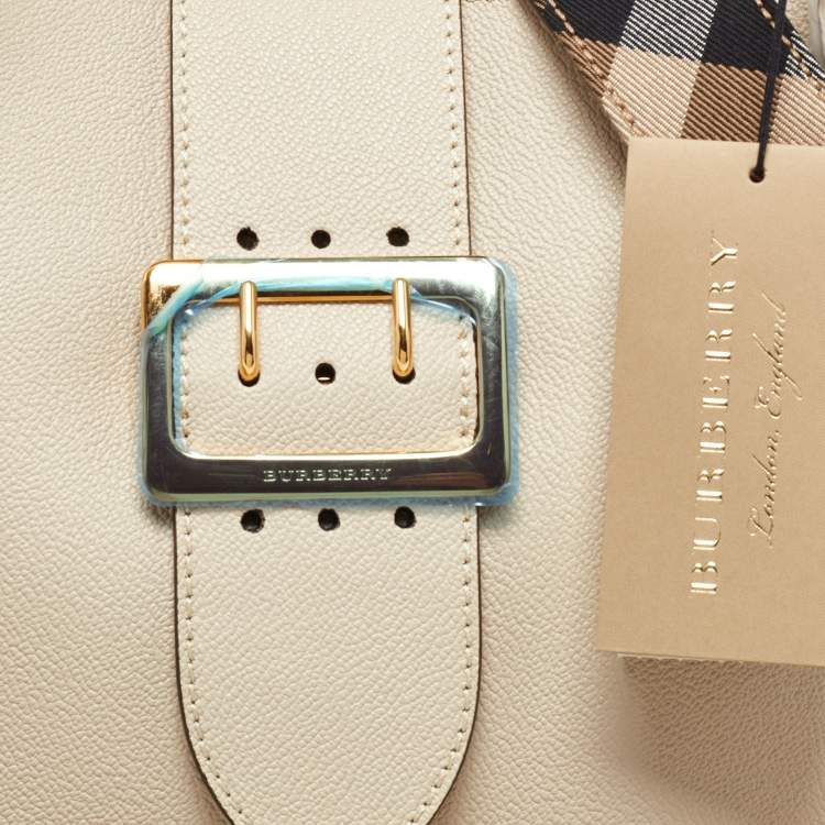 Pre Owned Burberry Beige Leather Medium Buckle Tote