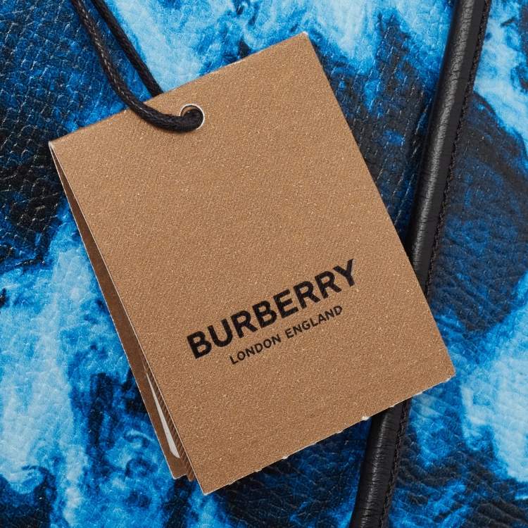 Pre Owned Burberry Blue/Black Water Camo Print Leather Pocket Phone Pouch Crossbody Bag