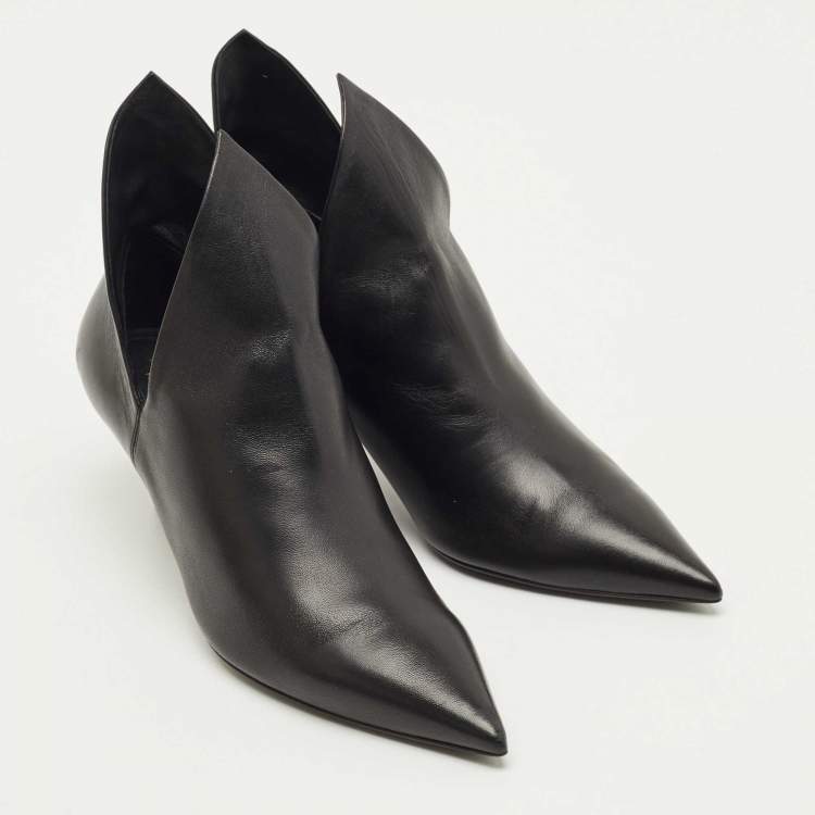 Pre Owned Burberry Black Leather Essendon Pumps Size 37.5